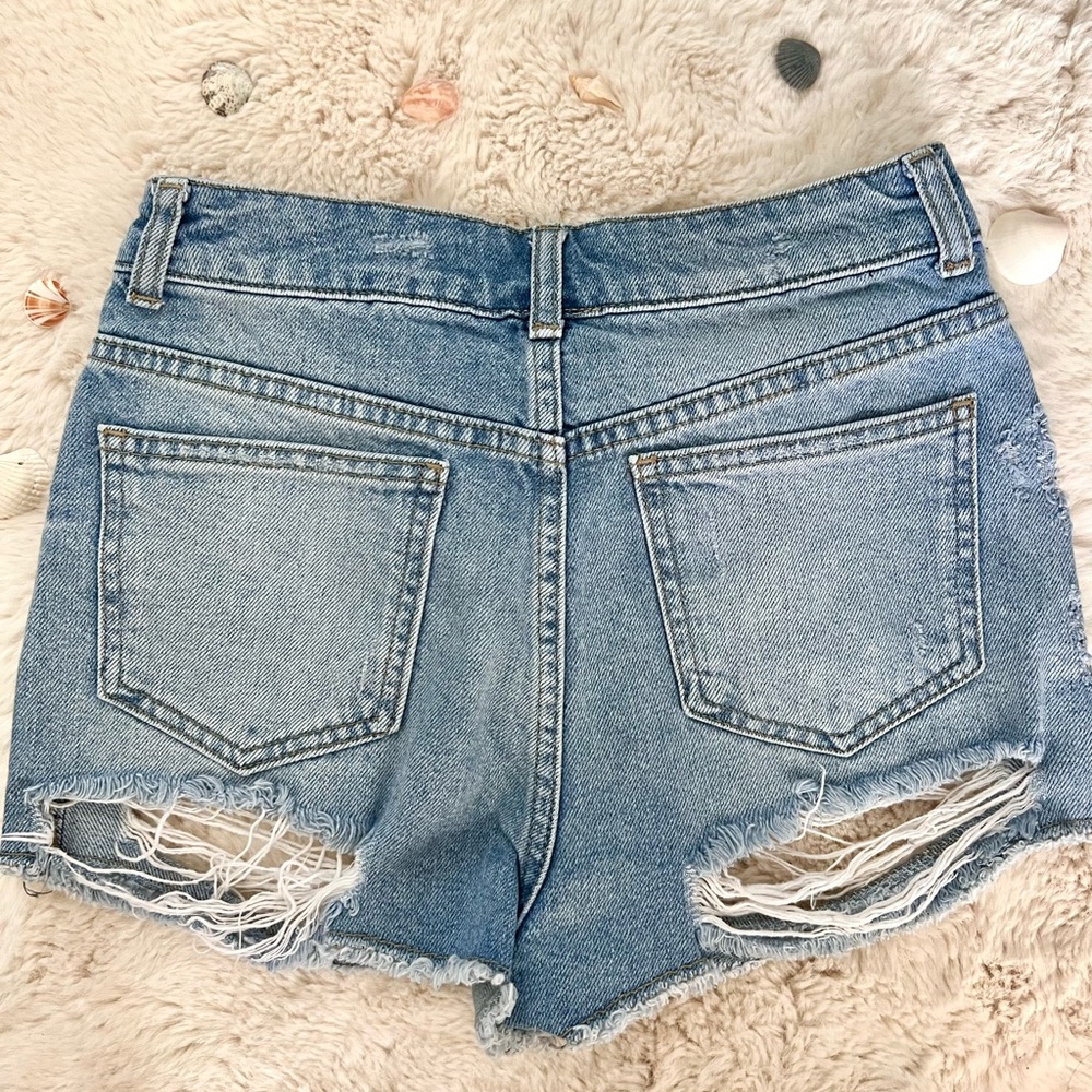 DENIM NATURAL RISE SHORTS!!🩵 - Picture 2 of 3